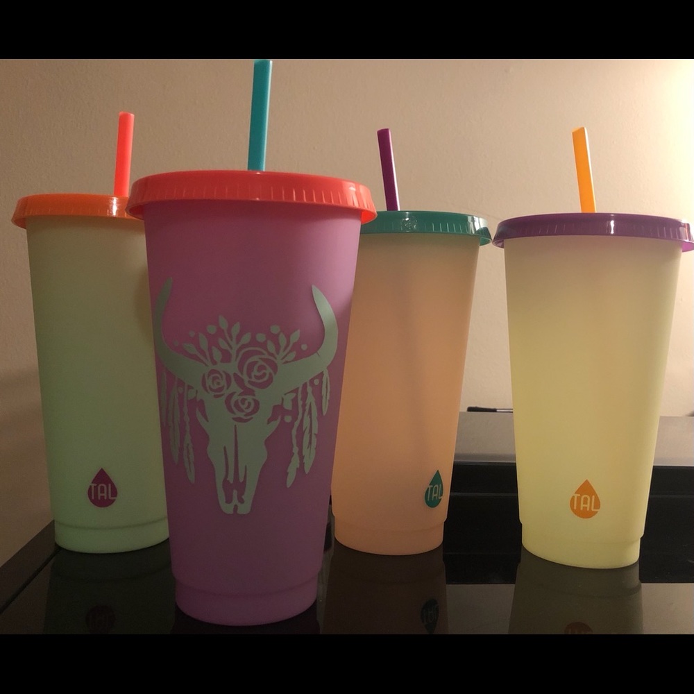 Color changing cups